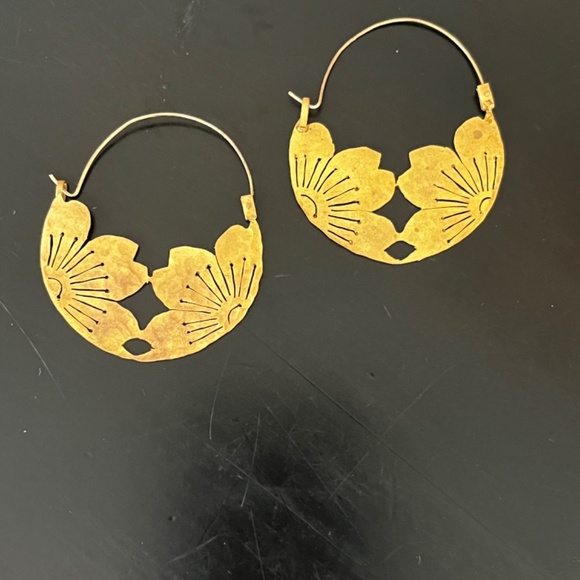 Gold/Brass Earrings - Picture 2 of 5